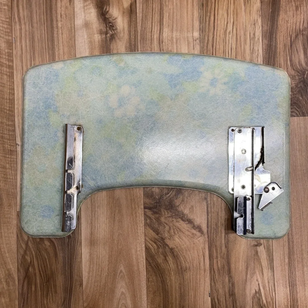 Vintage MCM 1970's Flower Power‎ Baby High Chair Fiberglass Tray Table Kitchen